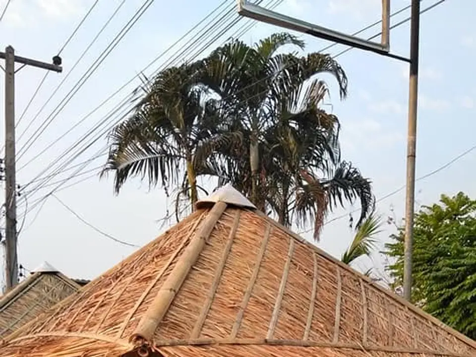 ศาลาไม้ไผ่ทรงหกเหลี่ยม