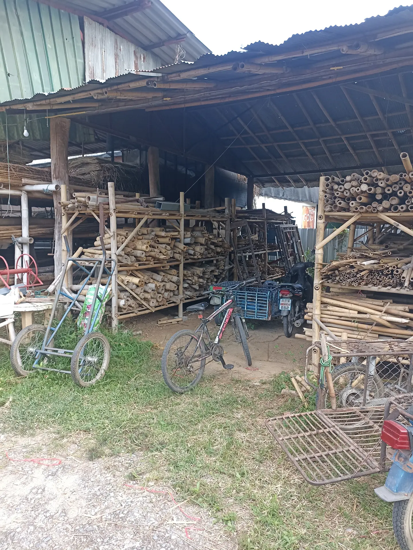 งานพิเศษ — มิตรไม้ซาง